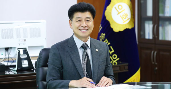 박경래 송파구의회 의장이 송파구민의 복리증진에 촛점을 맞춘 의정활동을 강조하고 있다.